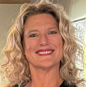 Meet your Posher, Debra